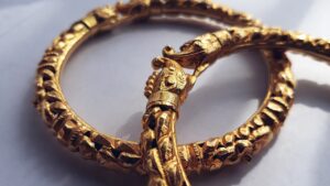jewelry, chain, bracelet, necklace, pendant, gold, wealth, round, jewelry band, jewelry, bracelet, bracelet, bracelet, bracelet, bracelet, necklace