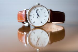 analog watch, time, watch, wrist watch, classic, elegant, fashion, leather straps, minutes, hours, seconds, timepiece, quartz, reflection, mirroring, watch, watch, watch, watch, watch